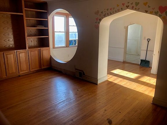 2nd image of 4452 W Leland Ave