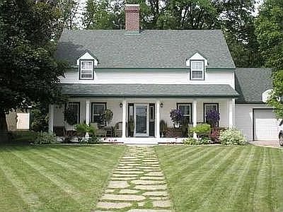 1st image of 1048 Lake Ave