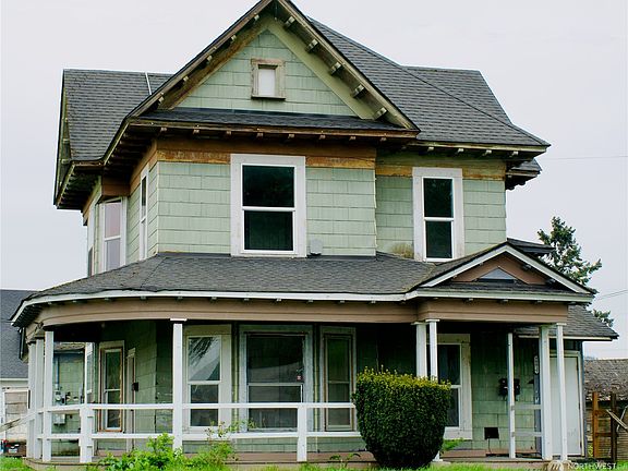 2nd image of 900 S Pacific Avenue