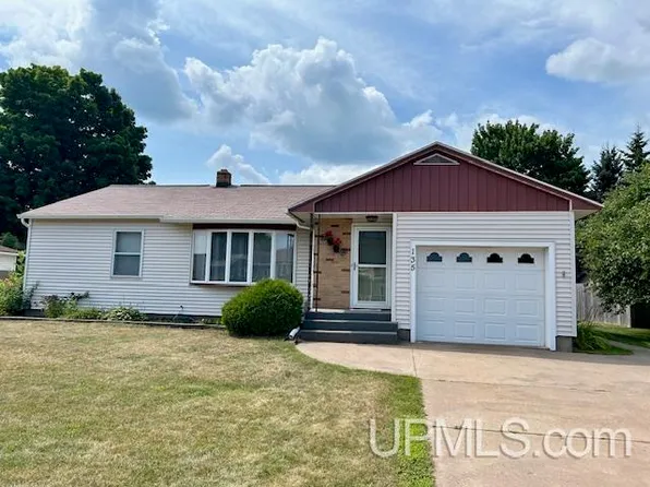 135 N Marigold St, Ishpeming, MI 49849