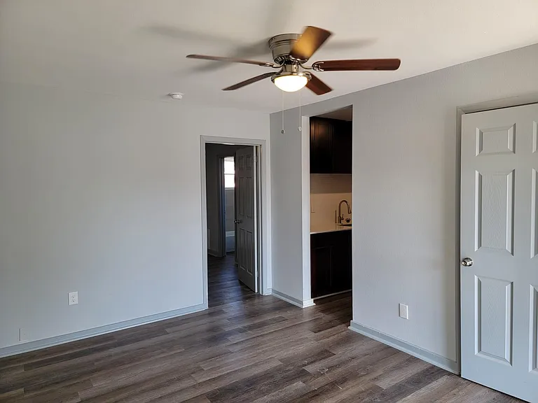 10209 Wiggins St #5 — Photo 4