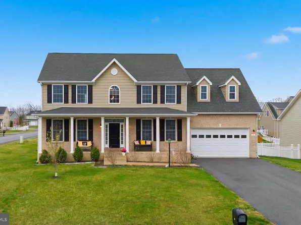 15 Branson Ct, Inwood, WV 25428