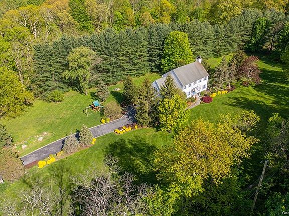 2nd image of 523 Birdsall Dr