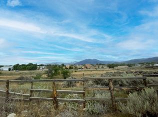 319 Herdner Rd, Taos, NM 87571