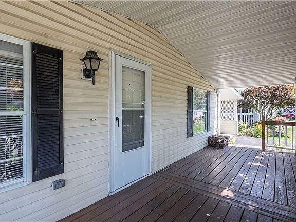 2nd image of 807 Sheffield Ct