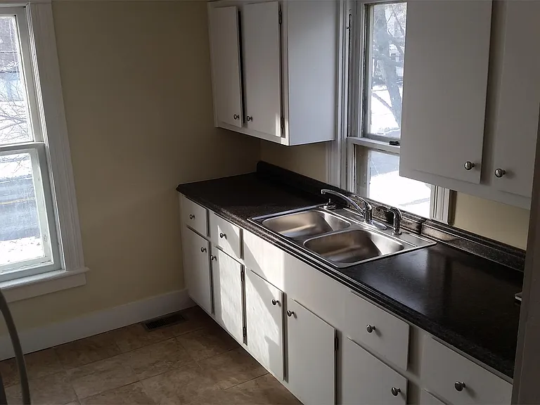 1103 N Main St #3 — Photo 5