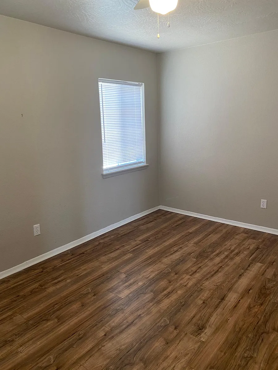 Building Photo - 908 Bullock Ct