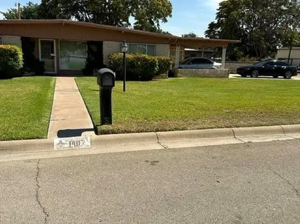 1402 W Thomas St, Carlsbad, NM 88220