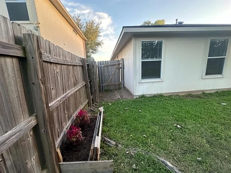 18312 Crestwind Ln — Photo 13