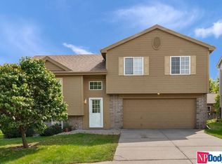 11701 Newport Ave, Omaha, NE 68164