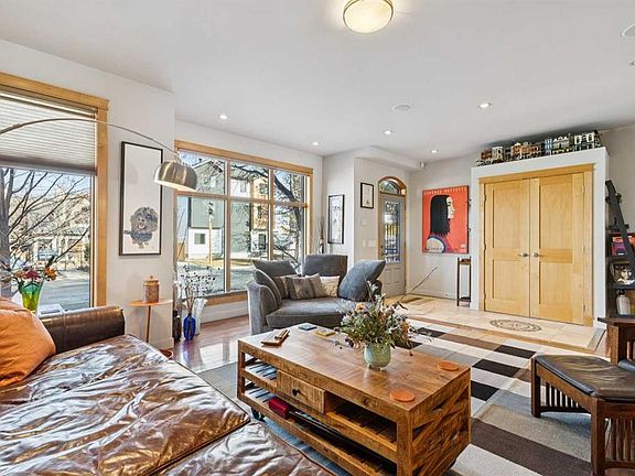 5th image of 2407 N Westmount Rd NW