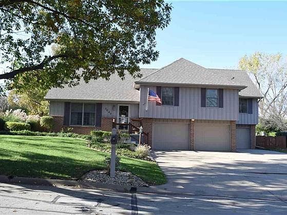 1st image of 3040 Tamarak Dr