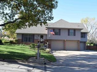 3040 Tamarak Dr, Manhattan, KS 66503