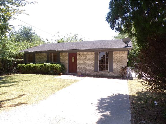 2nd image of 701 Clara Ave