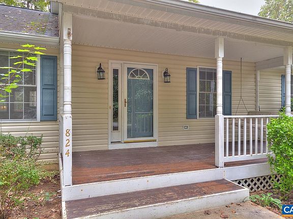 2nd image of 824 Jefferson Dr