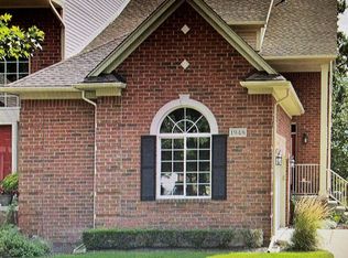 1948 Austin Dr, Utica, MI 48316
