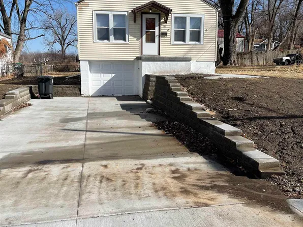 5307 N 39th Cir, Omaha, NE 68111