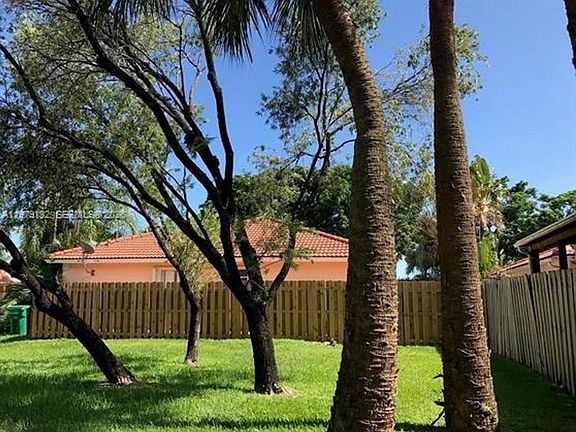 5th image of 5758 NW 97th Pl #Townhouse 5758