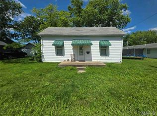 708 Cherry St, Montgomery City, MO 63361