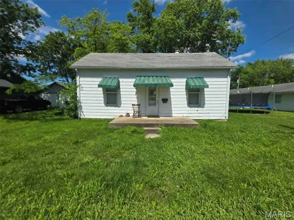 708 Cherry St, Montgomery City, MO 63361