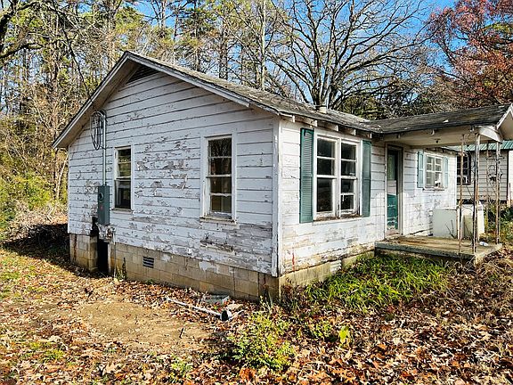 2nd image of 106 Larkin Rd