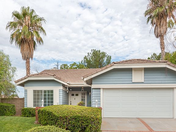 2nd image of 27205 Waterford Dr