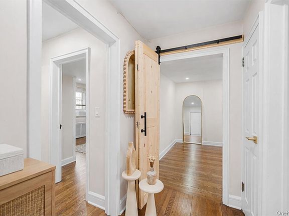 4th image of 9 Manchester Road #2R