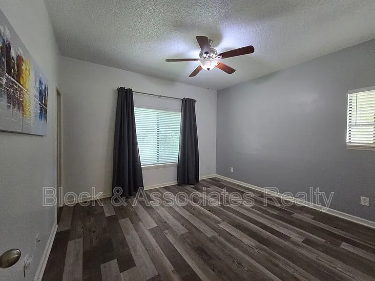 234 Davidson St — Photo 6