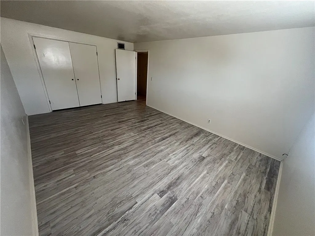 Building Photo - 3030 Santa Fe St #4