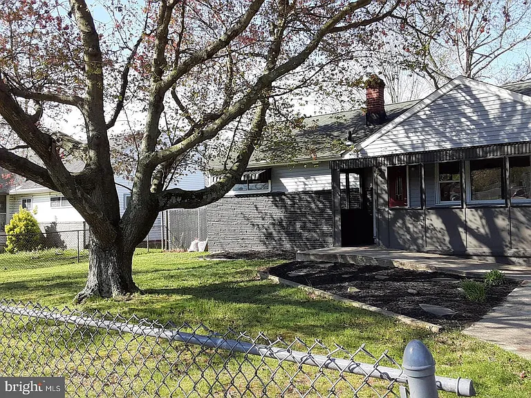 209 Baldwin Rd — Photo 2