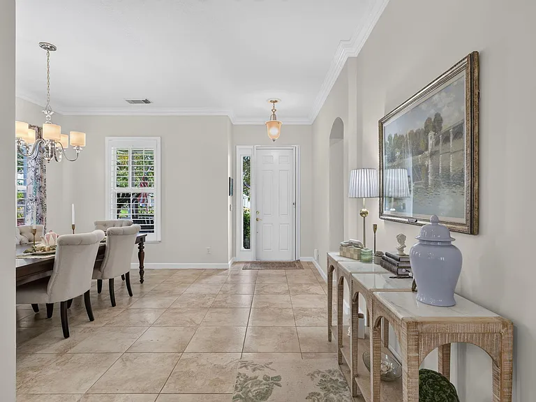 10542 SW Westlawn Blvd — Photo 8
