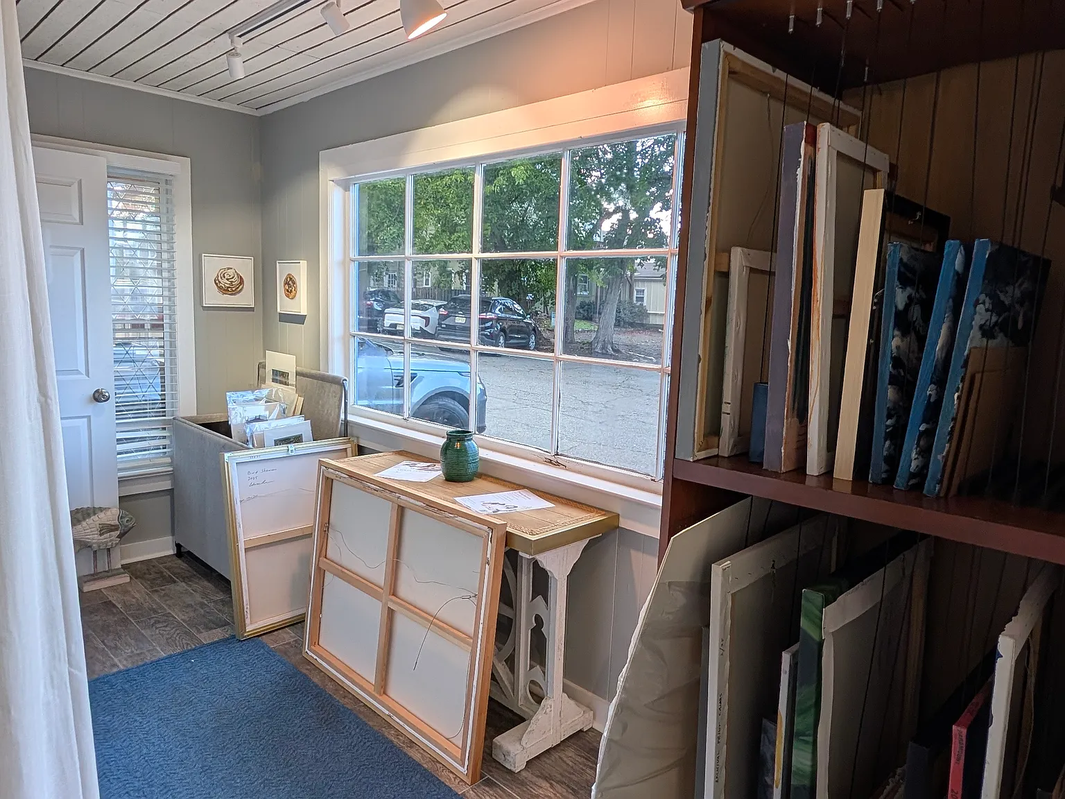 Studio, 300 sqft, $650 — Photo 3