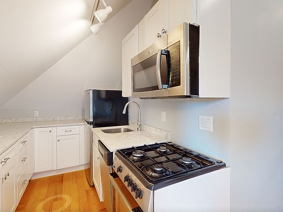5th image of 38 Berkeley St #7