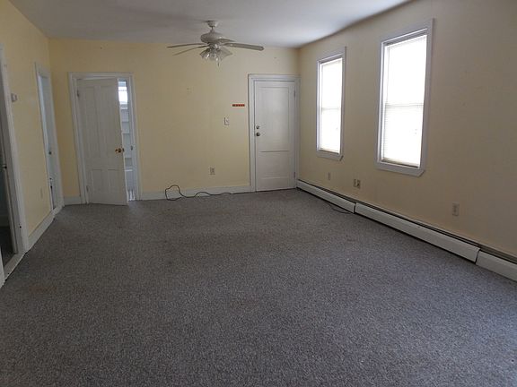 5th image of 18 Evergreen St #1