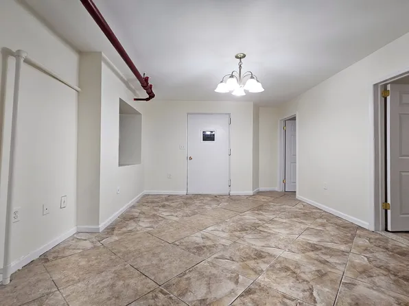 915 43rd Street image 2 of 11