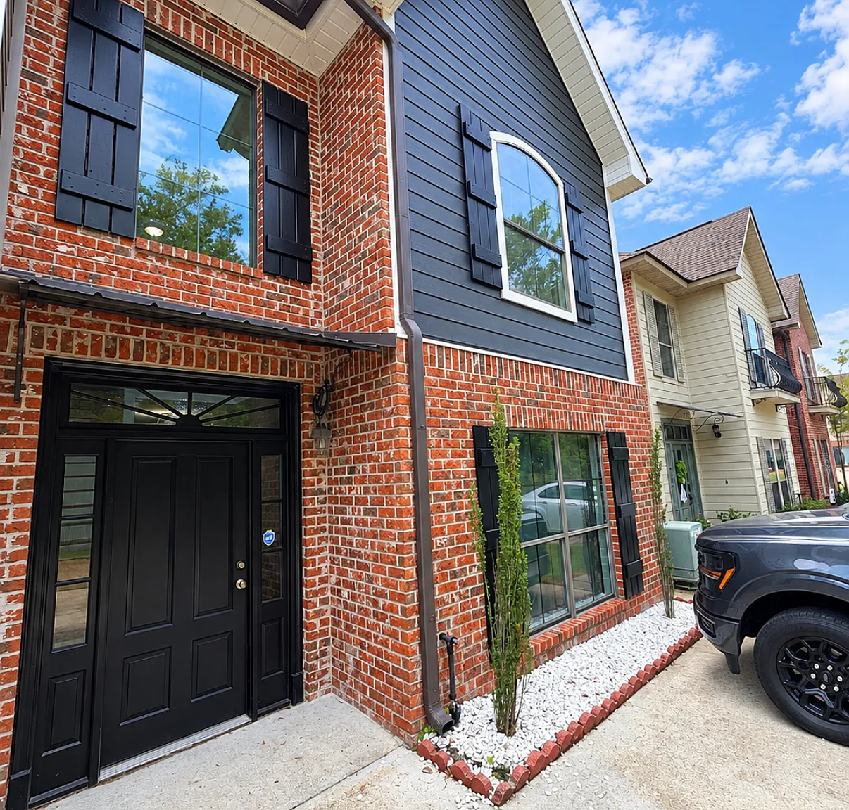 3 bed, 2.5 bath, 1750 sqft, $1,850 — Photo 1