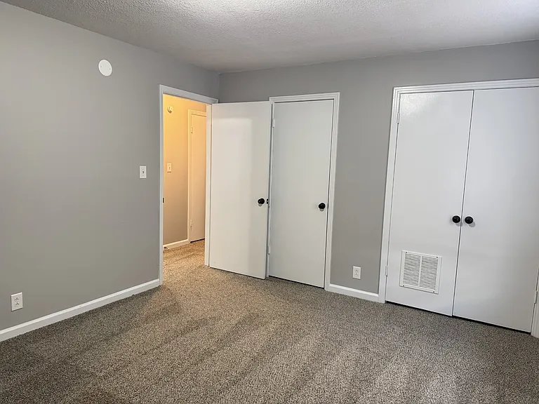 528 Main St #8 — Photo 8