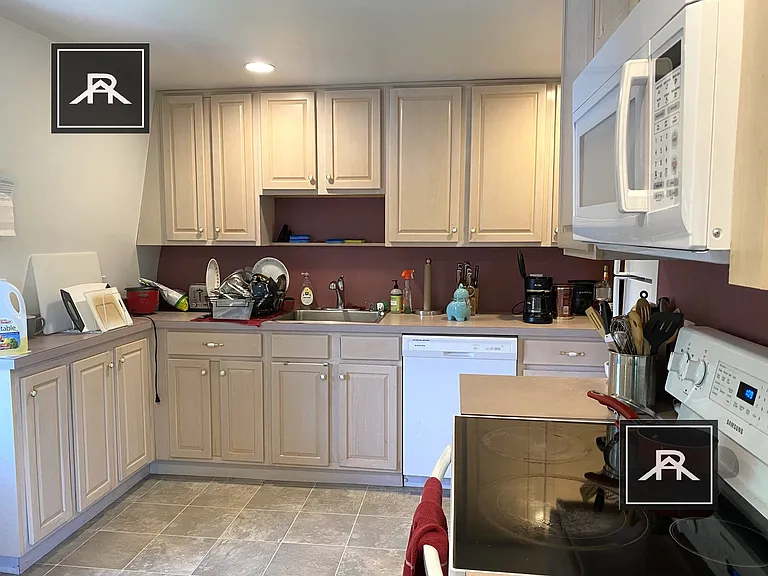 125 Vernon St #4 — Photo 6
