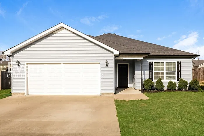3 bed, 3.0 bath, 1627 sqft, $1,695 — Photo 2