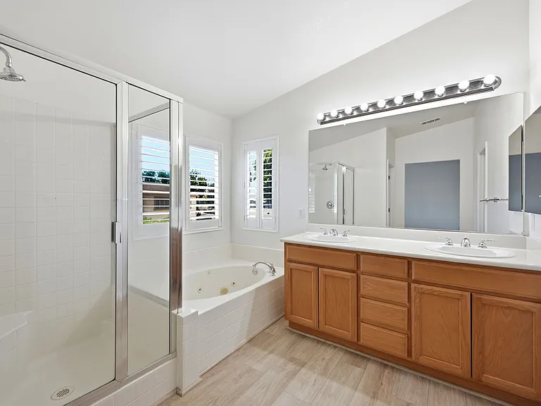 552 Stonehaven Ct — Photo 40