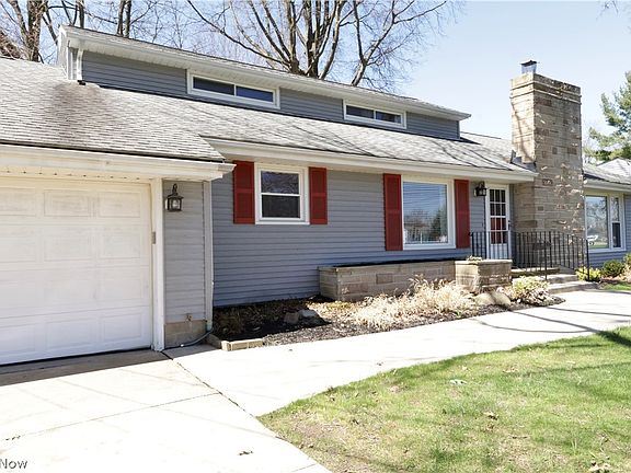 3rd image of 7168 W 130th St