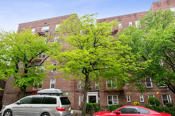 Sold by Compass | media 1