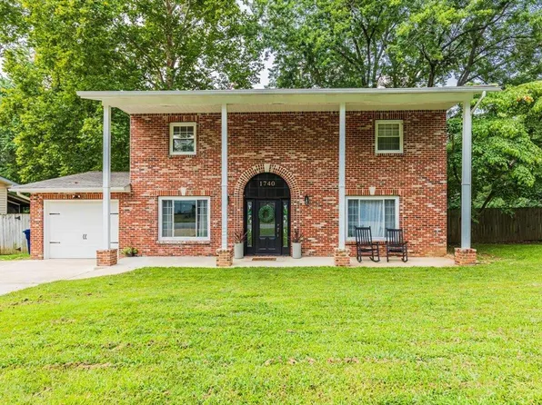 1740 Partridge Dr, Imperial, MO 63052