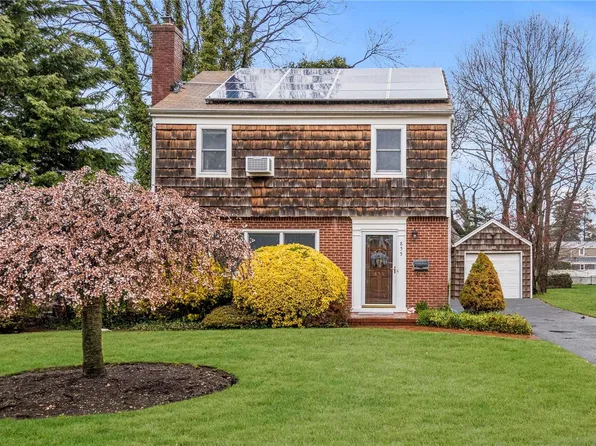 855 Schuman Place, Baldwin, NY 11510