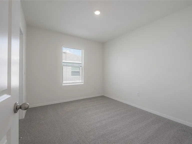 16701 Maude Dr — Photo 40