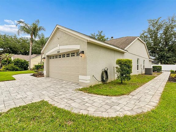 3rd image of 10212 Pointview Ct
