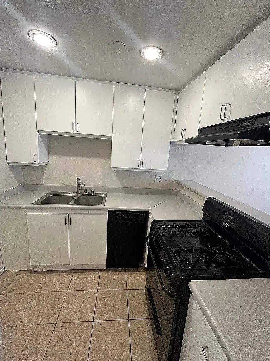 Building Photo - 310 E Santa Anita Ave #C