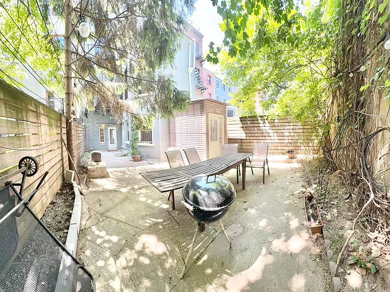 223 Washington Ave #1 — Photo 4