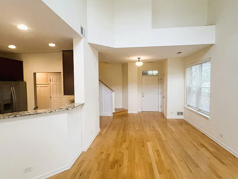 1029 Enfield Dr — Photo 16