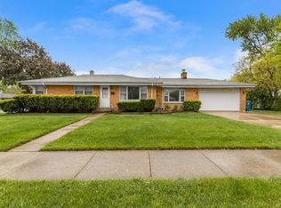 842 N Sumner St, Addison, IL 60101